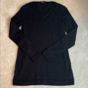 Black v-neck maternity sweater